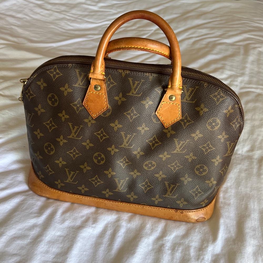 AUTHENTIC LV ALMA PM